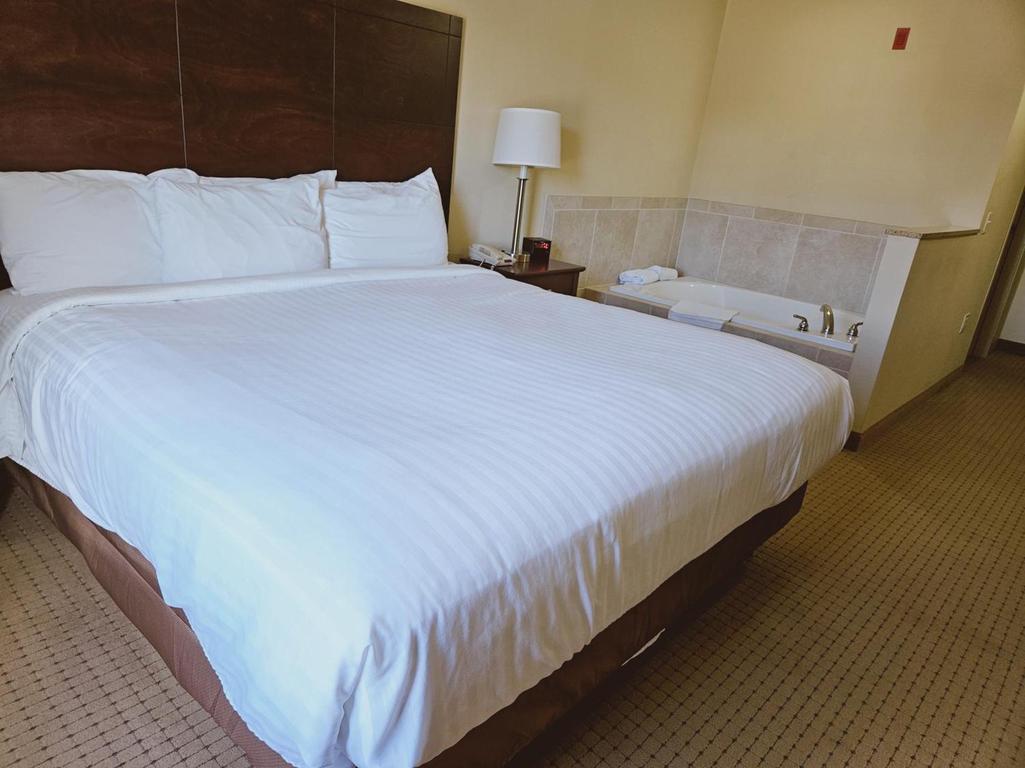 Cobblestone Inn&Suites - Bloomfield Extérieur photo