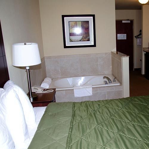 Cobblestone Inn&Suites - Bloomfield Extérieur photo