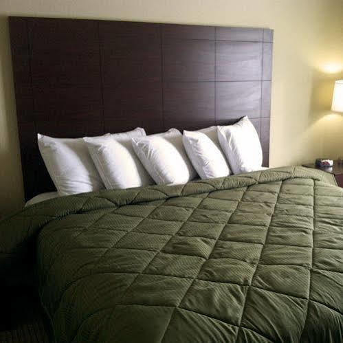 Cobblestone Inn&Suites - Bloomfield Extérieur photo